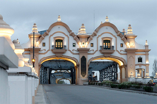 IMAGEN del puente alsina en dia nublado