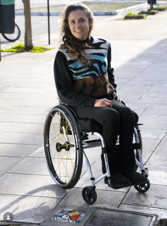 Sofía en su silla de ruedas - Foto 5