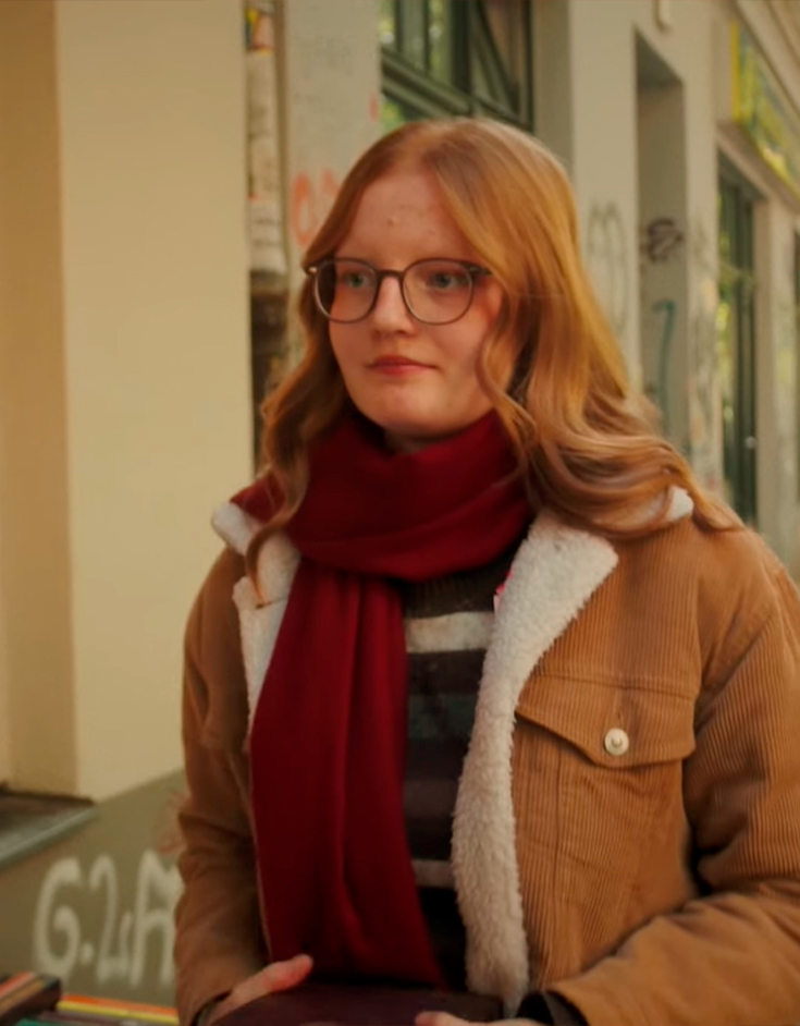 Portada Between the Lines