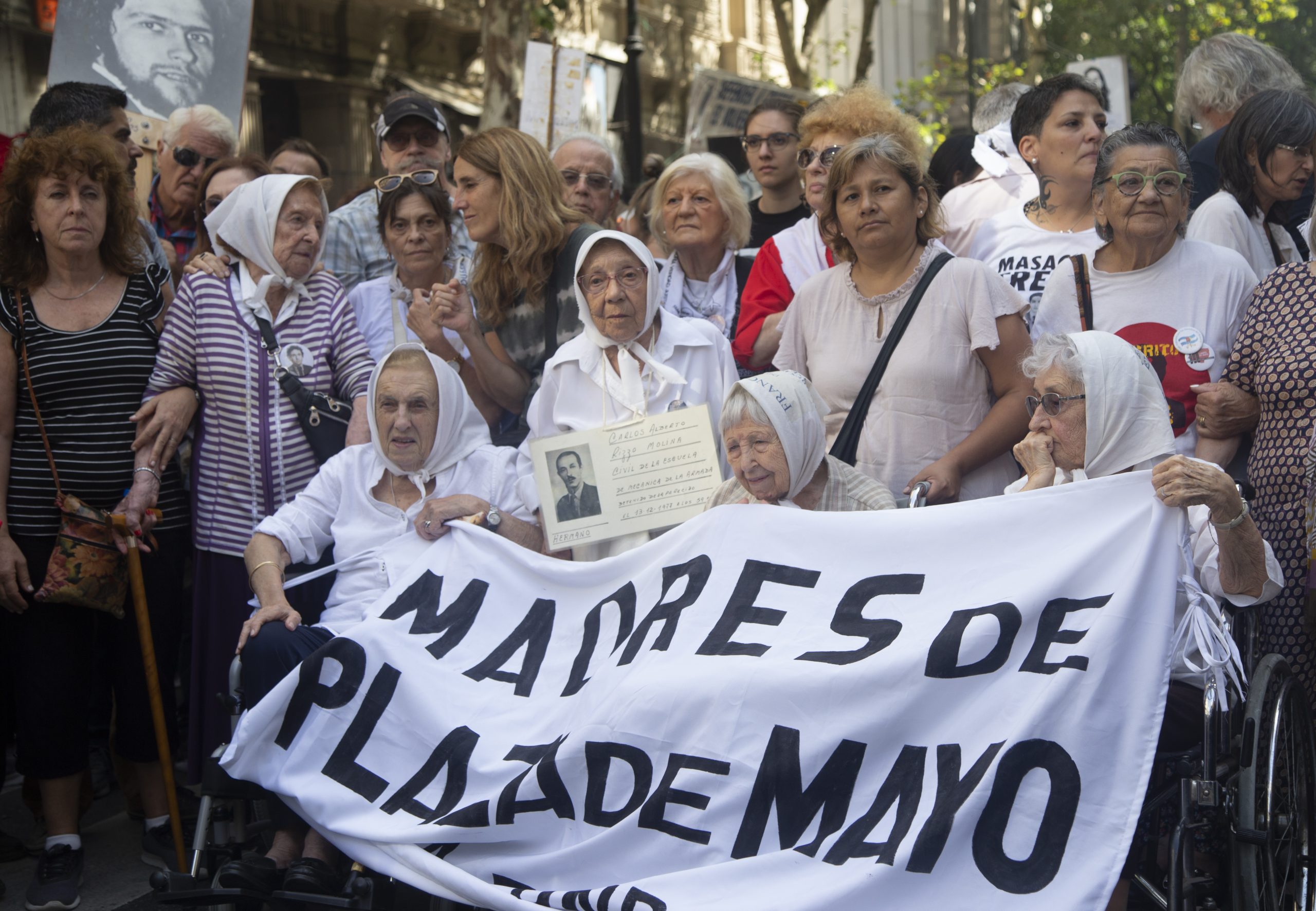 madre_con_bandera