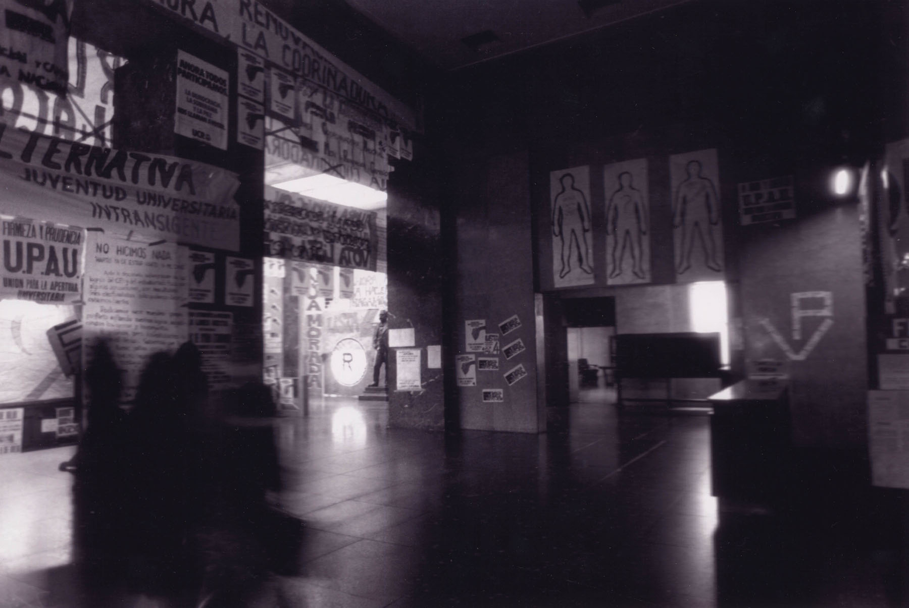 Marcha madres y Abuelas de plaza de Mayo en 1983